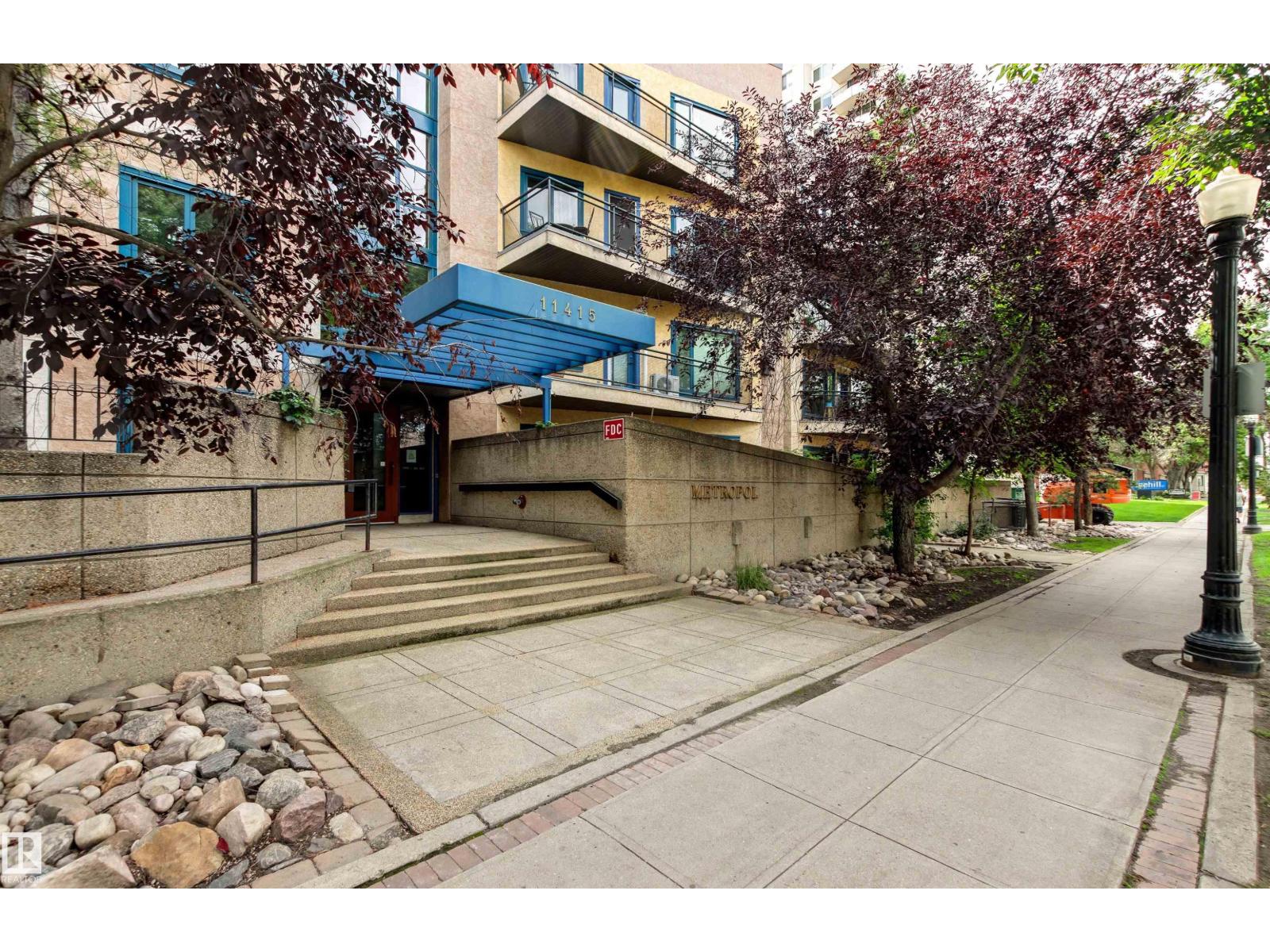 #204 11415 100 AV NW