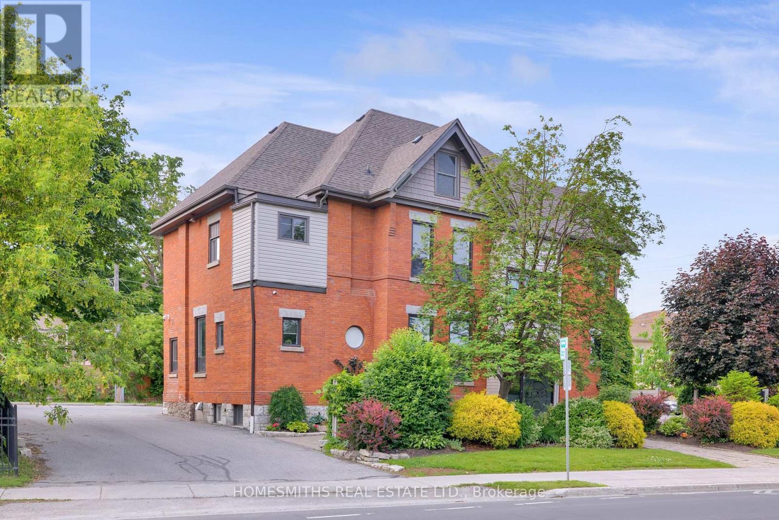 452 CHARLOTTE STREET