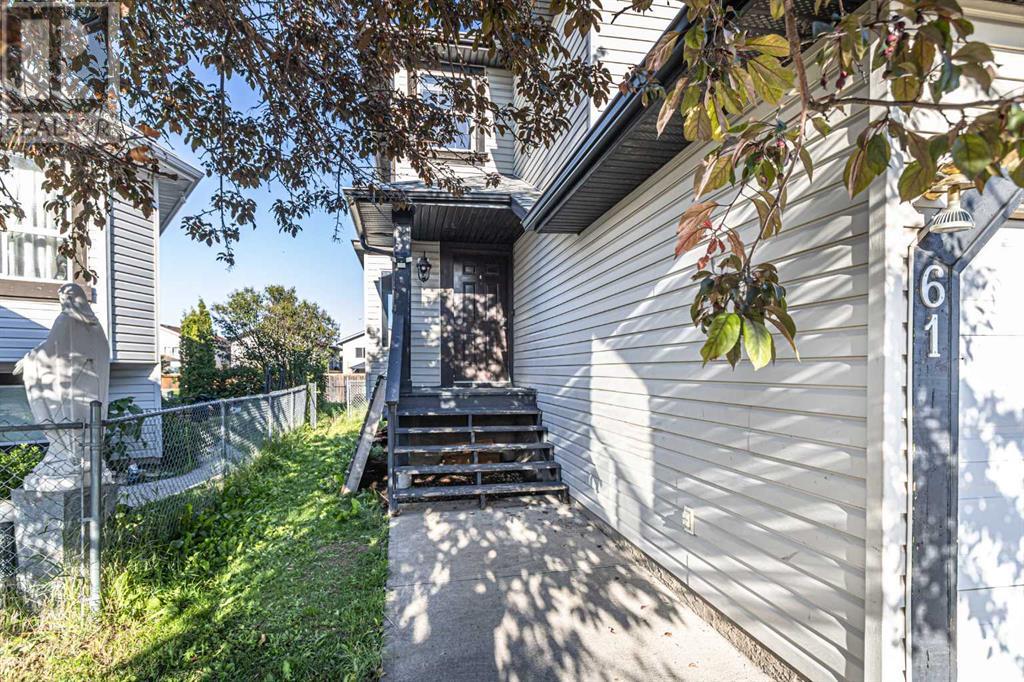 61 Applemont Place SE