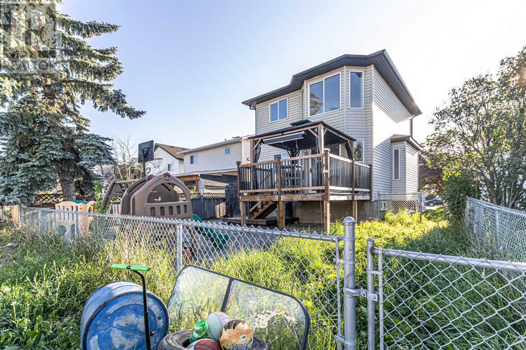 61 Applemont Place SE