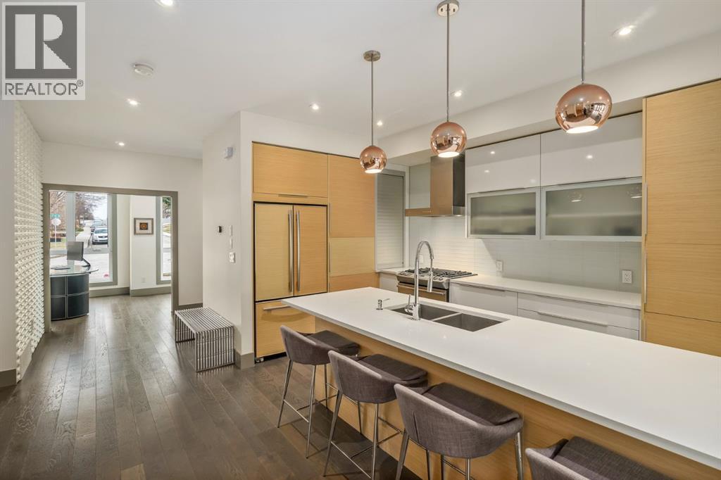 1826 37 Avenue SW