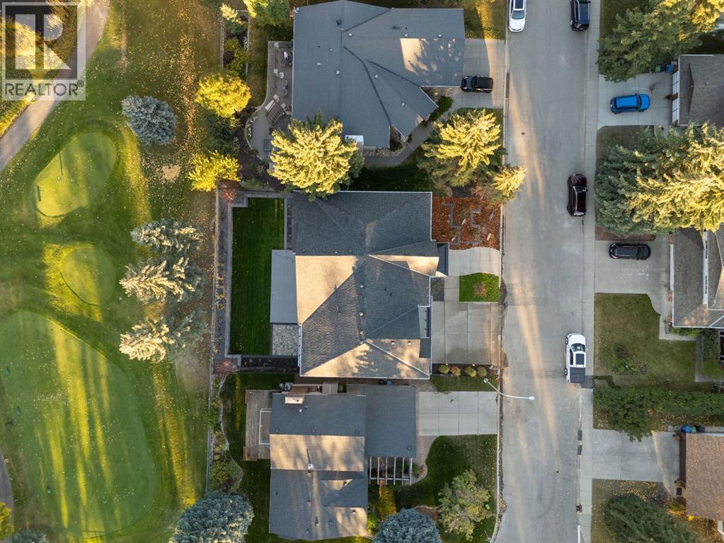 620 Varsity Estates Crescent NW