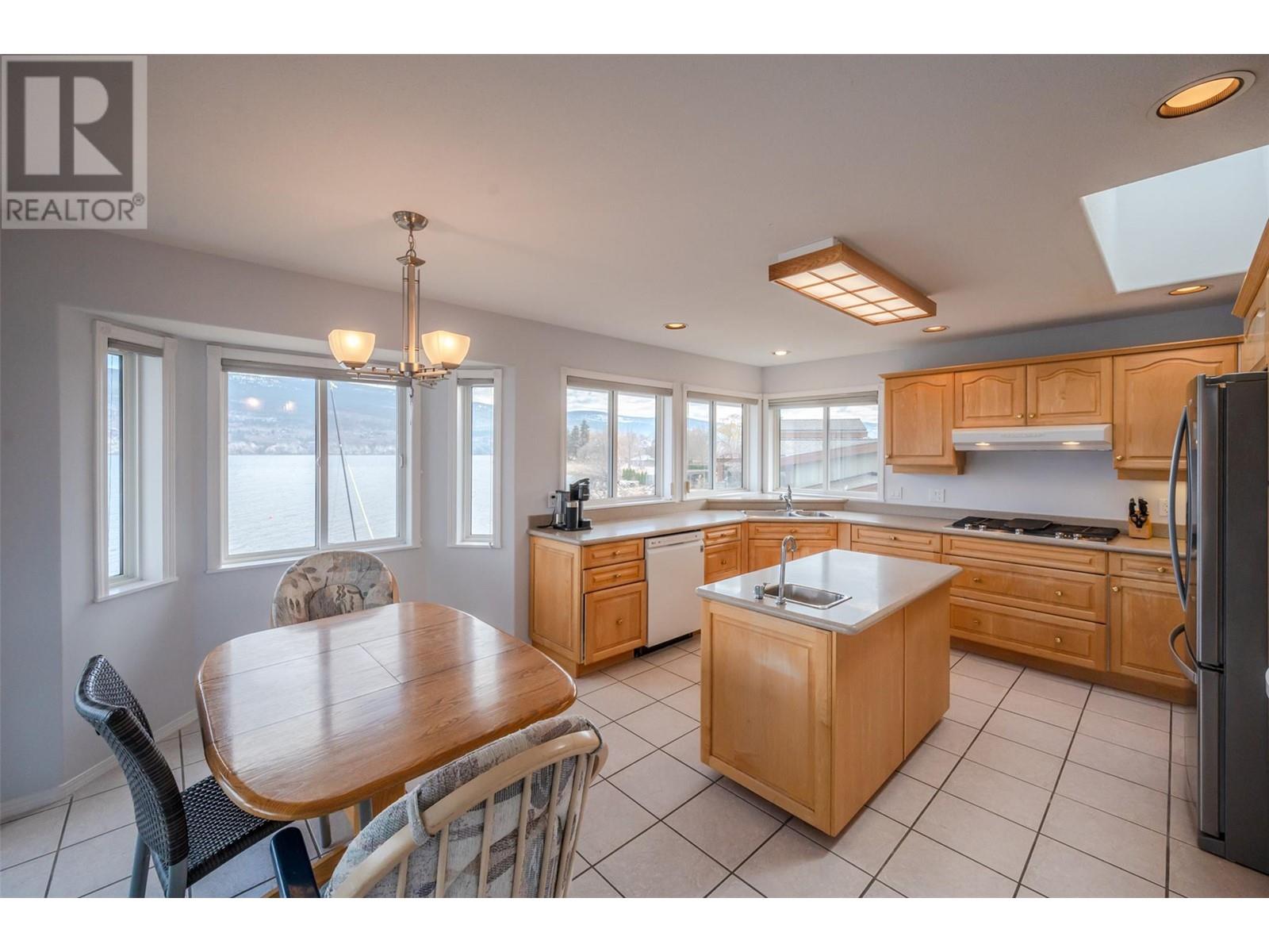 914 Powell Beach Road