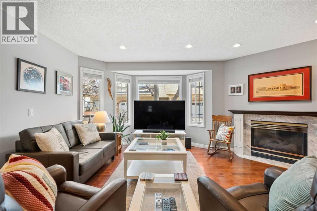 38 Richelieu Court SW