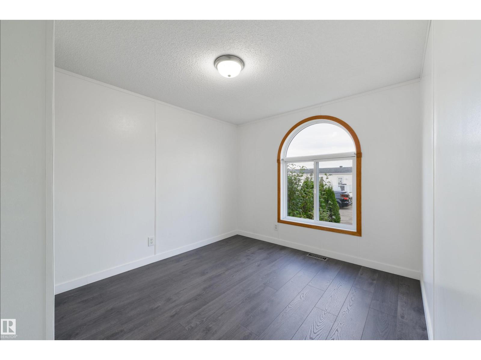 2809 Lakeside Cres NW NW