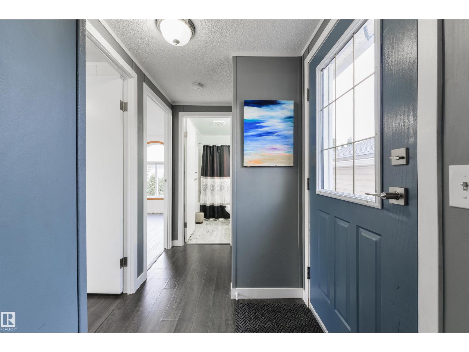 2809 Lakeside Cres NW NW