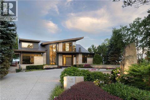 1540 WATERSEDGE Road Mississauga ON L5J1A4