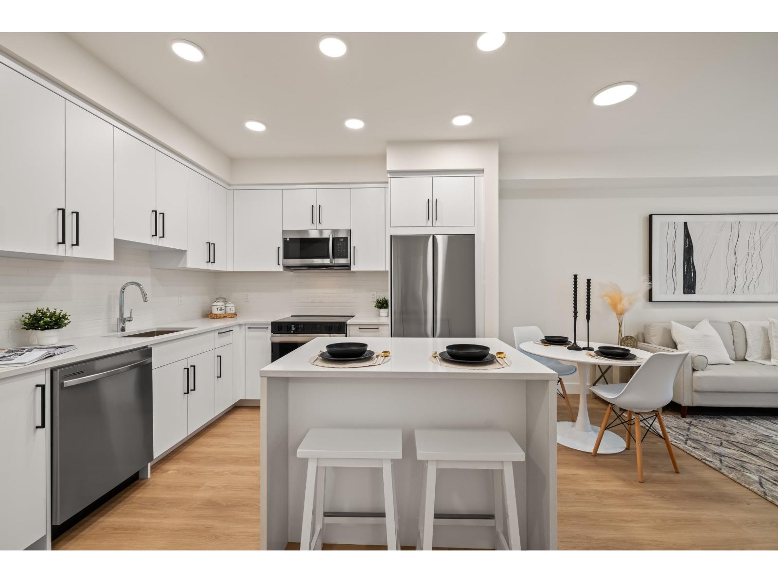 304 33816 SOUTH FRASER WAY