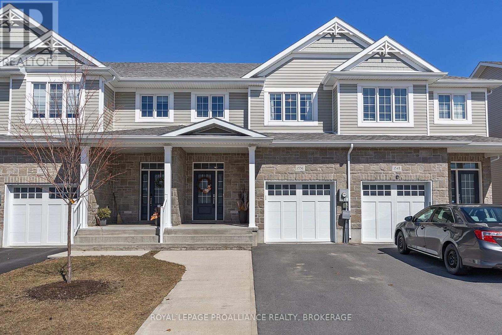 1550 DAVENPORT CRESCENT