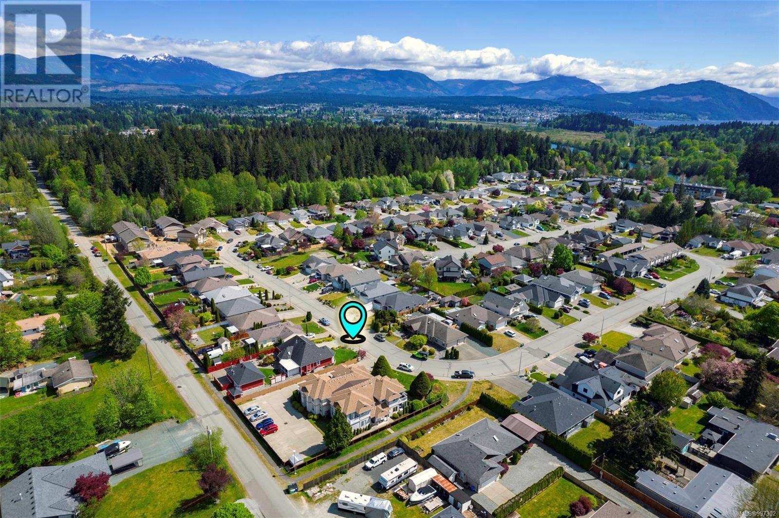 5570 Woodland Cres