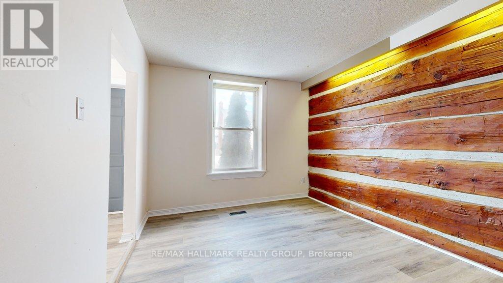 21 ELGIN STREET E
