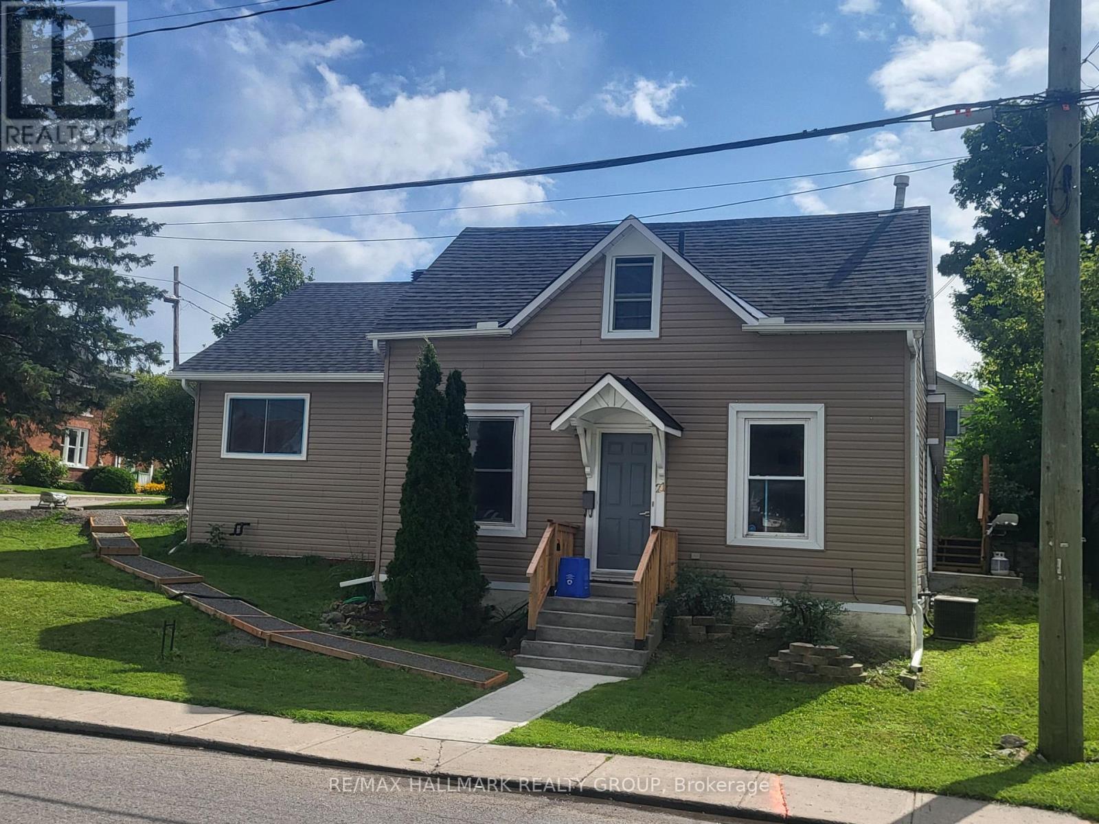 21 ELGIN STREET E