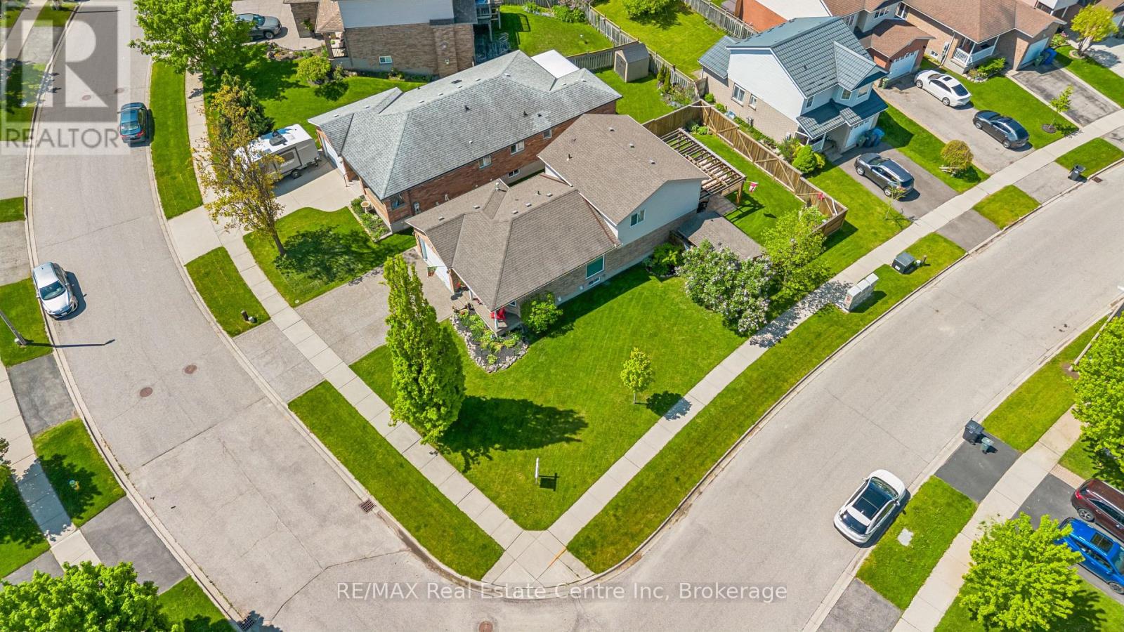 76 ABBEYWOOD CRESCENT