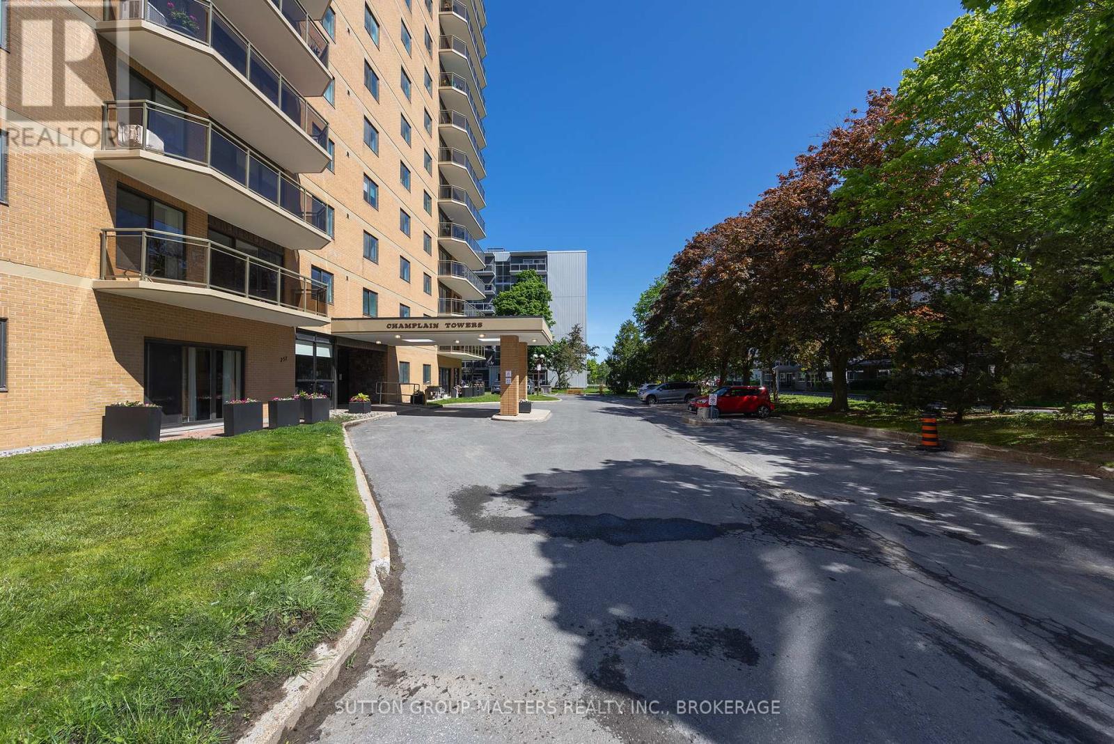 102 - 257 BATH ROAD