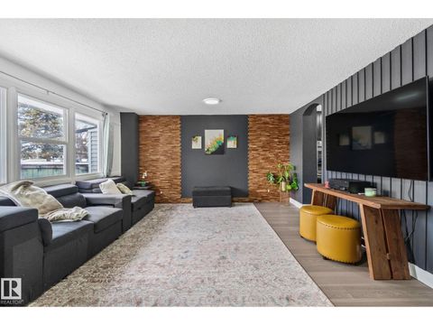 209 VILLAGE ON THE GREEN GR NW Edmonton AB T5A1H2