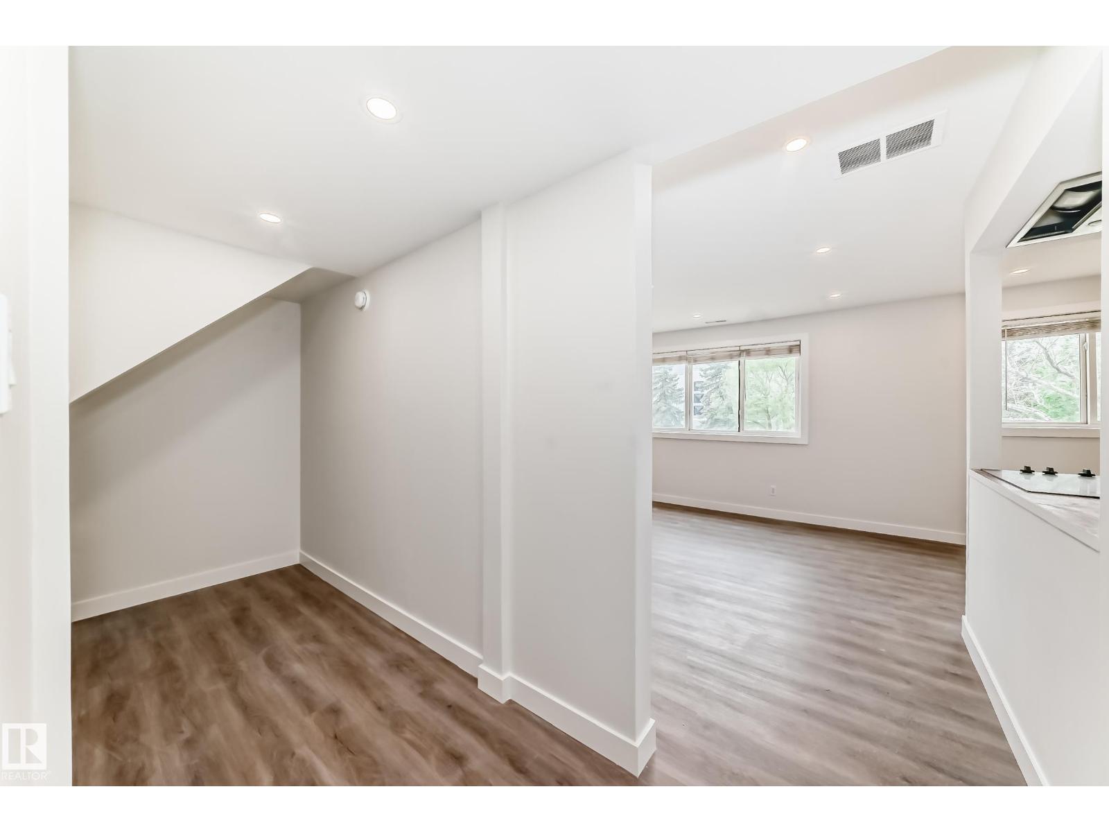 1488 LAKEWOOD RD W NW