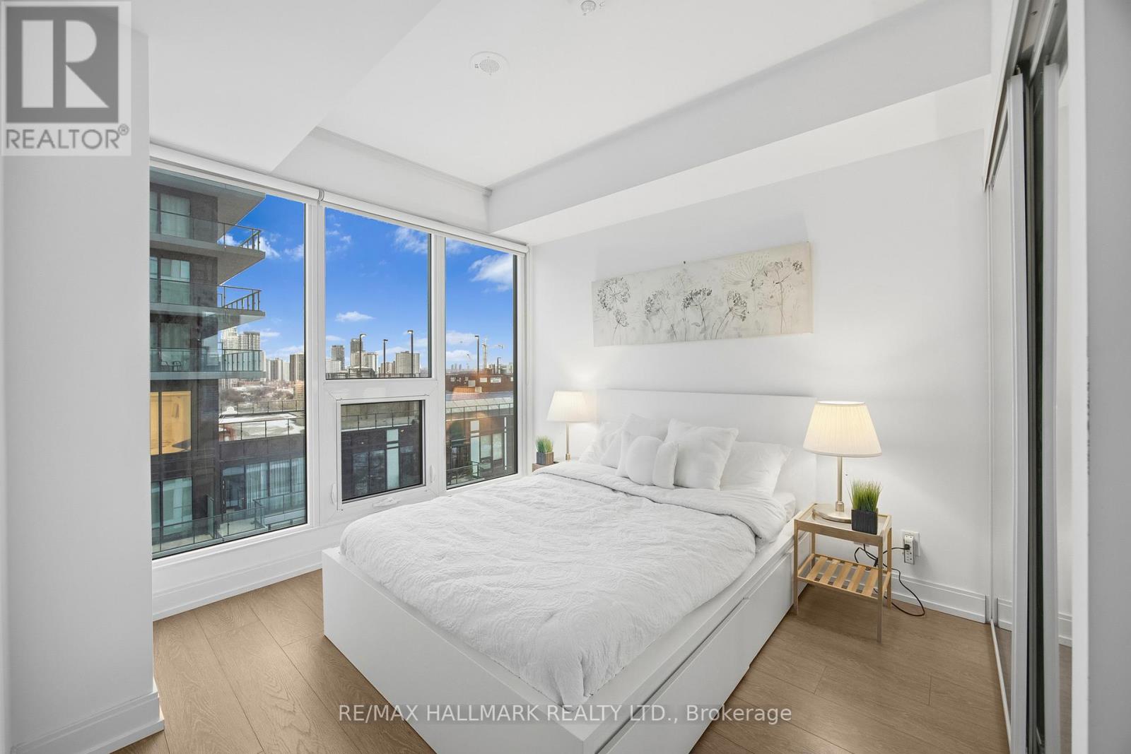 2201 - 181 DUNDAS STREET E