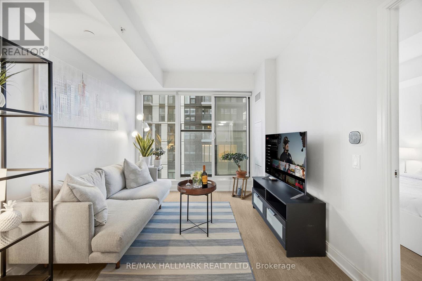 2201 - 181 DUNDAS STREET E