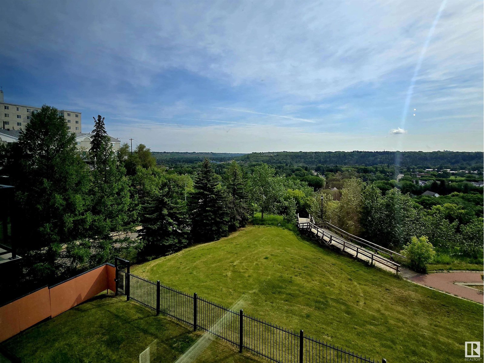 #214 10105 95 ST NW