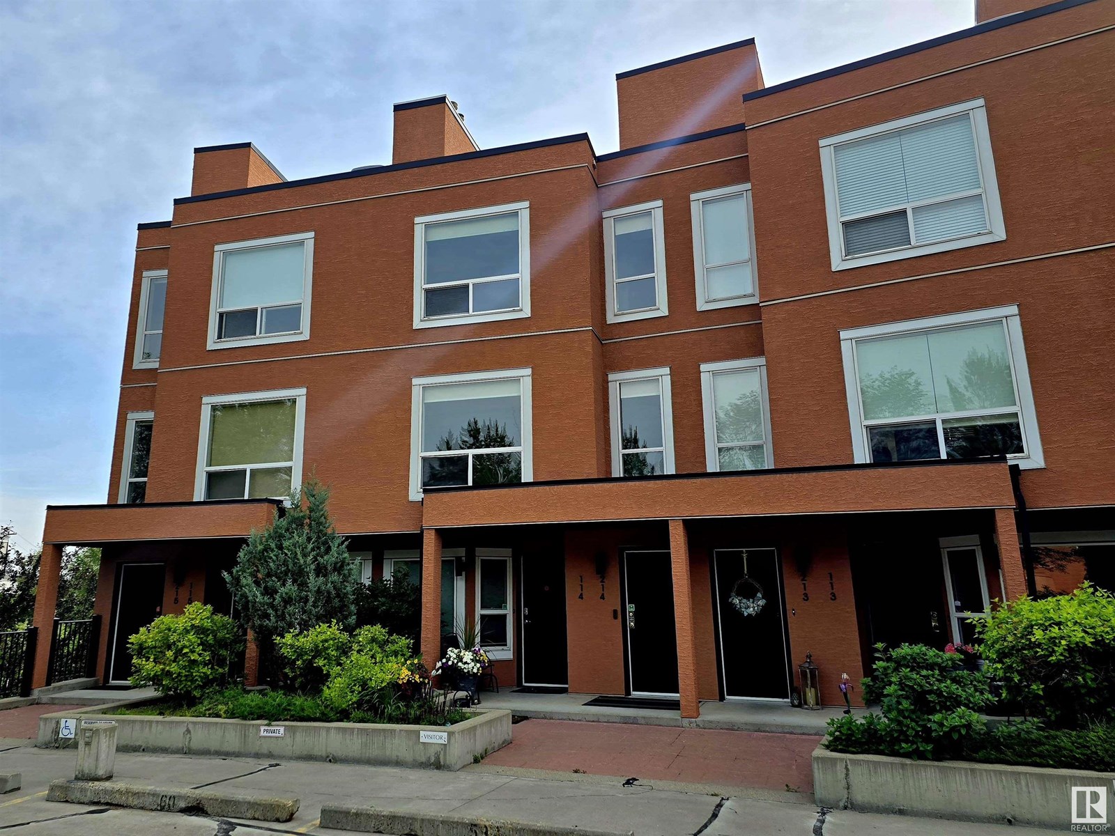 #214 10105 95 ST NW
