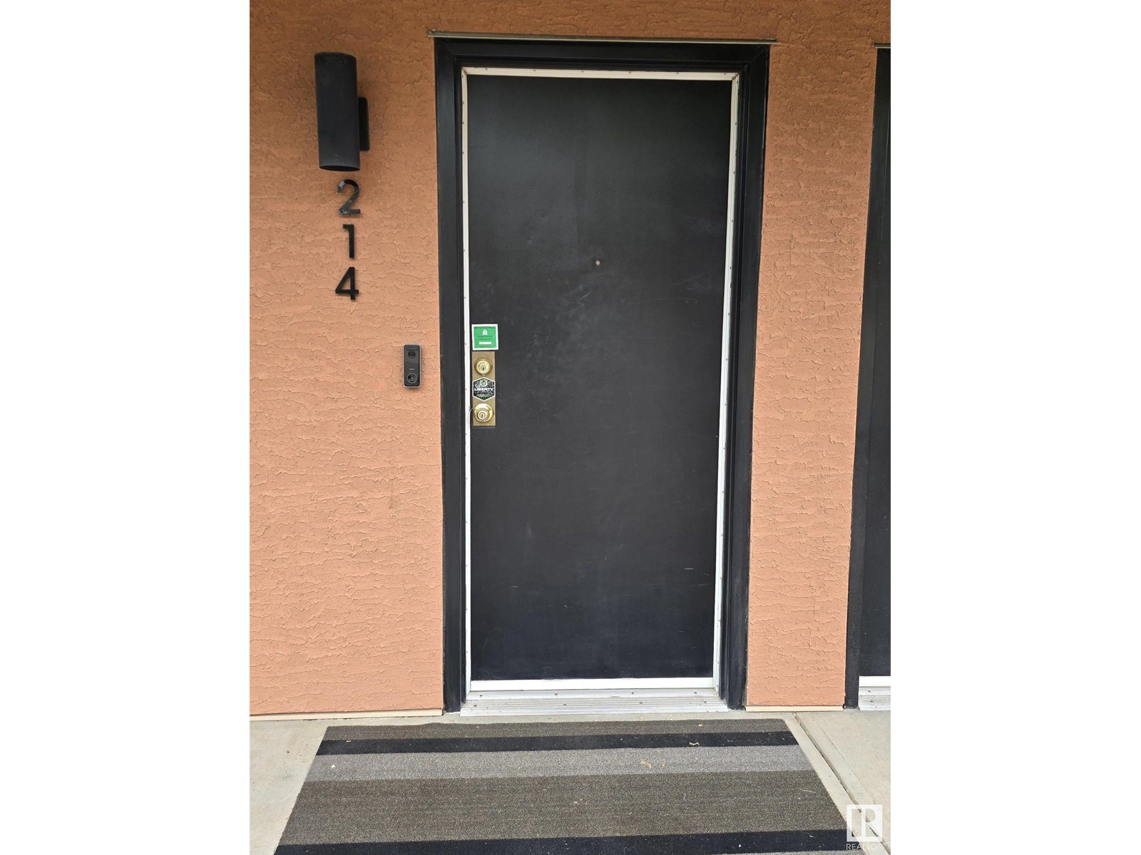 #214 10105 95 ST NW