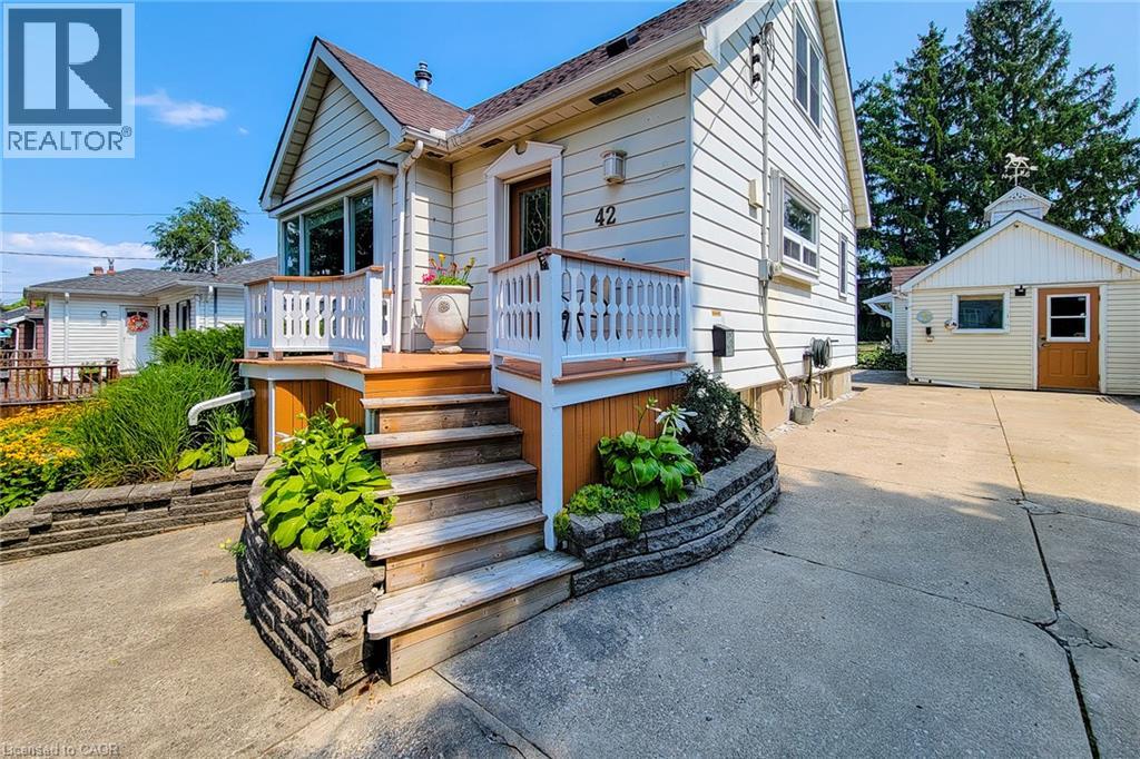 42 LAKE Avenue N