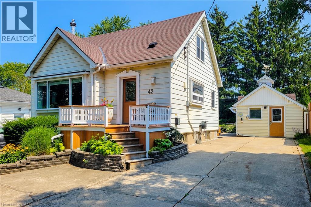 42 LAKE Avenue N