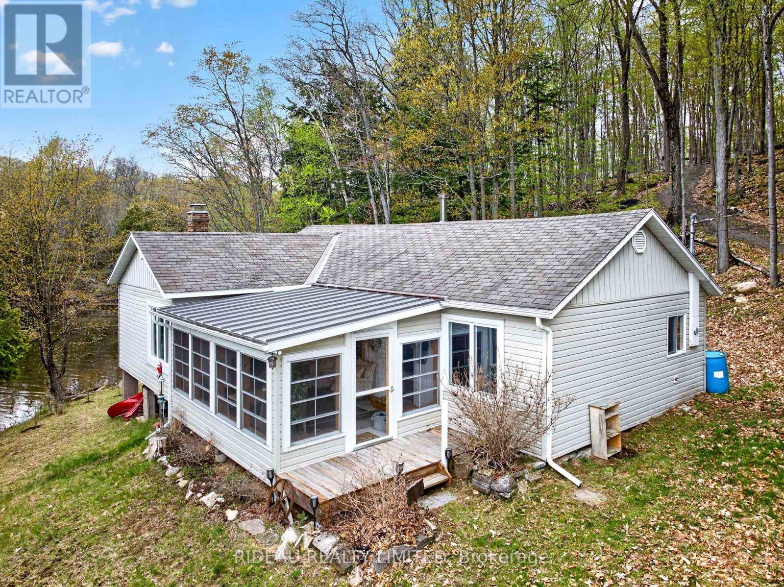 9 SPARROW LANE