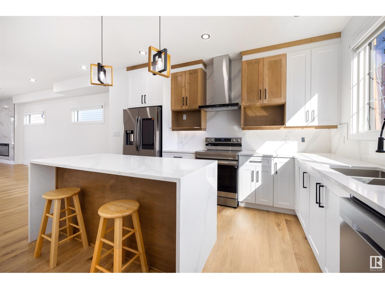 10711 52 ST NW