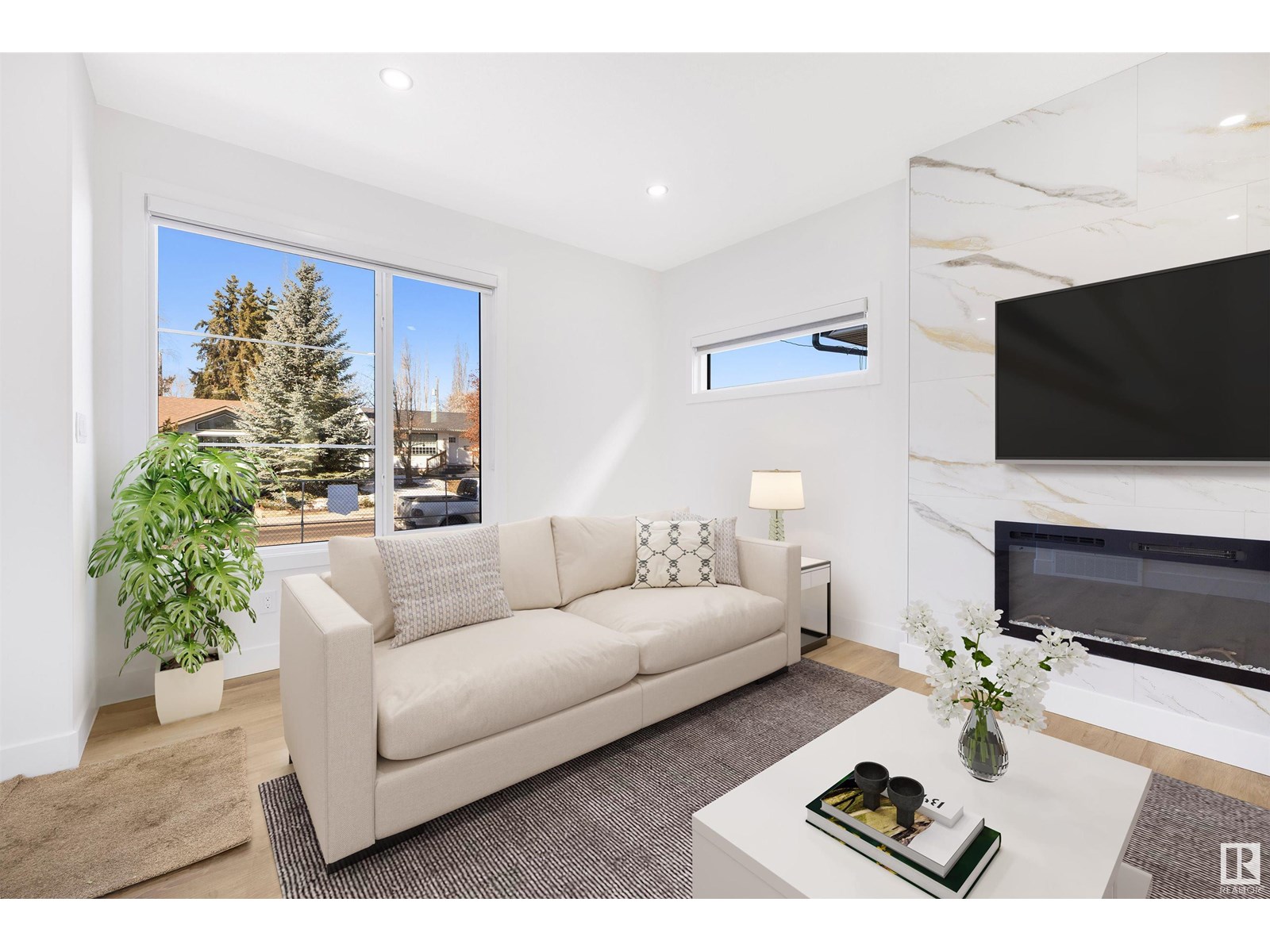 10711 52 ST NW