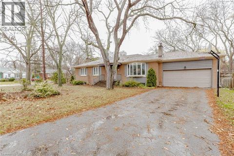 1259 TWIN OAKS Drive Mississauga ON L5H3J7