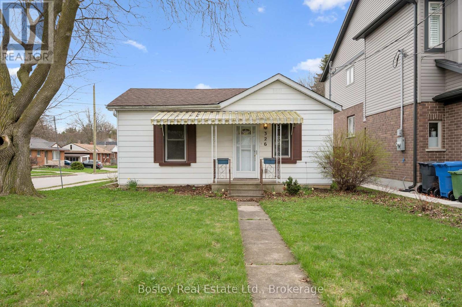 326 EXHIBITION STREET