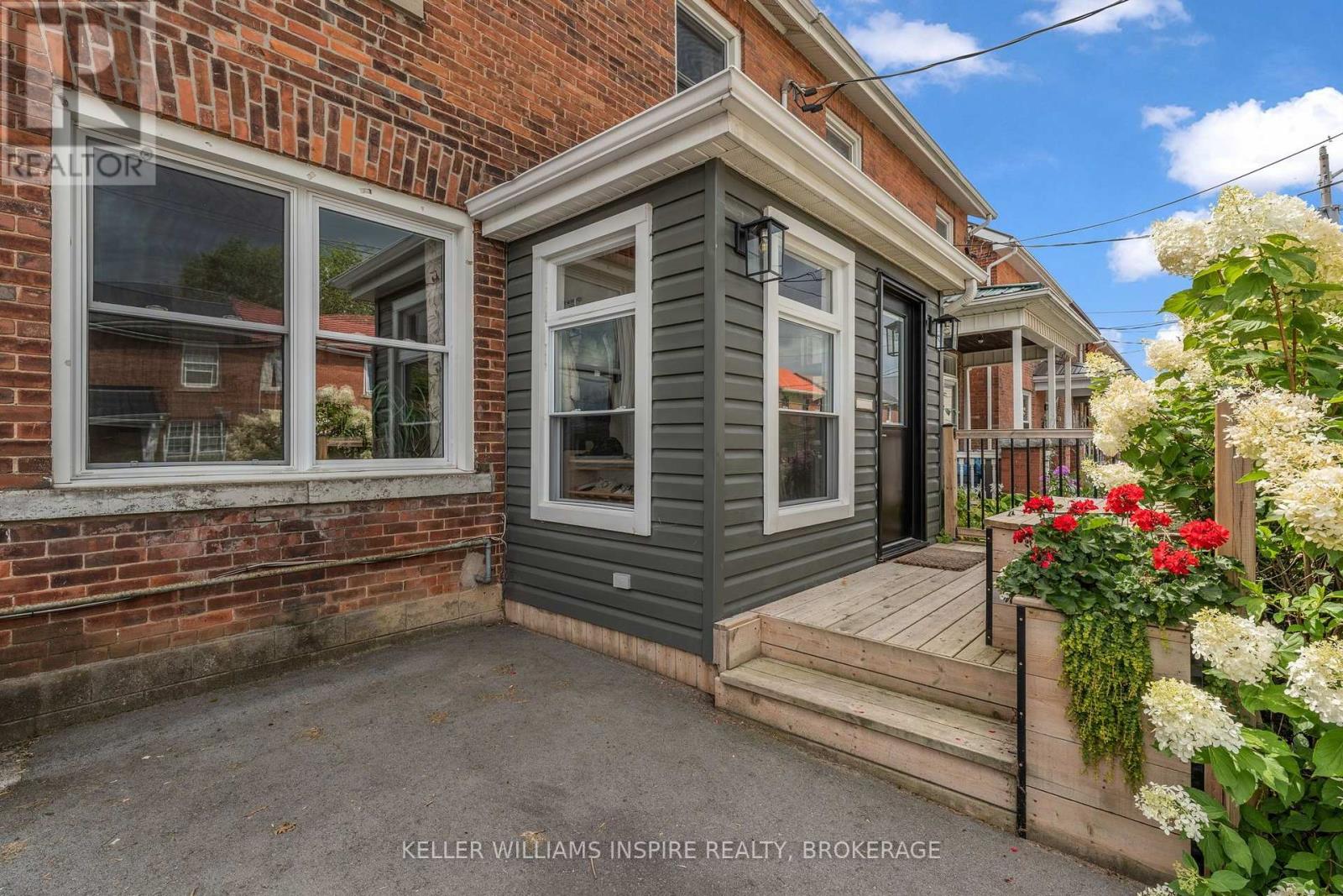 122 STEPHEN STREET