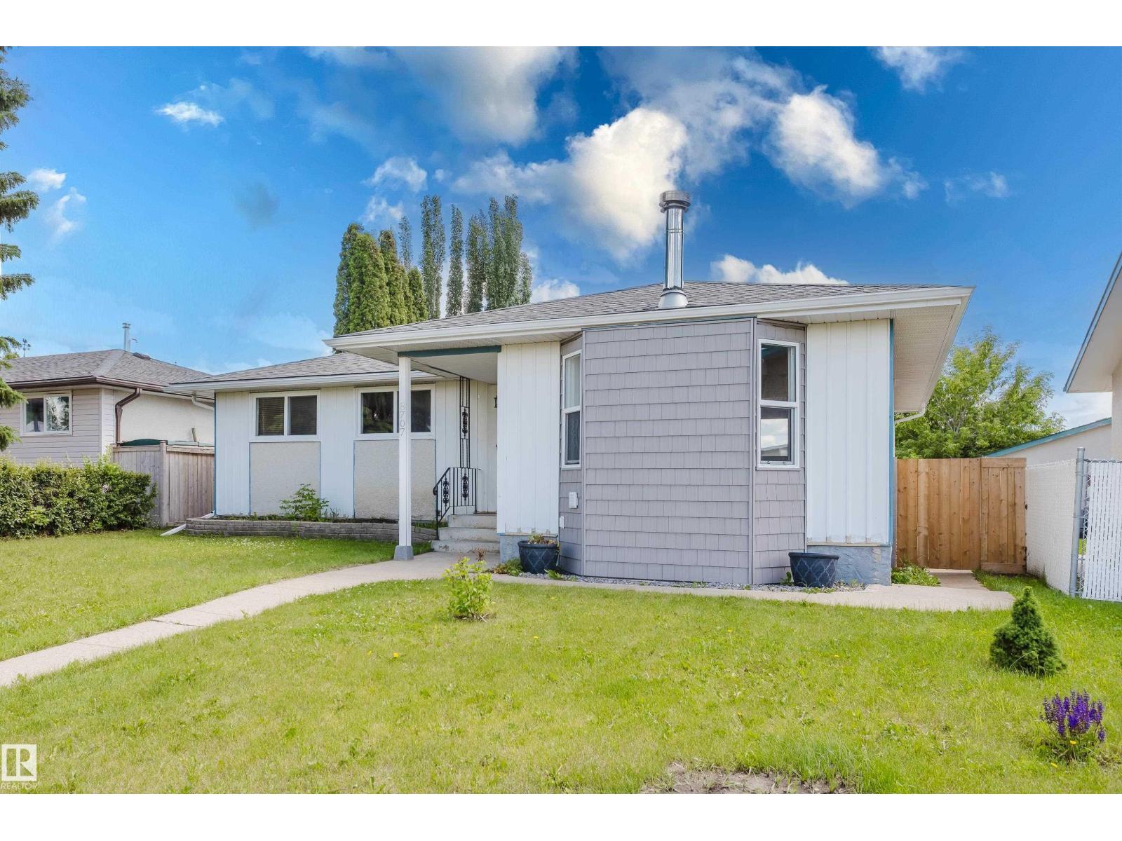 8707 151 AV NW