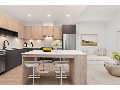 204 19577 65B AVENUE Surrey BC V4N6Y3