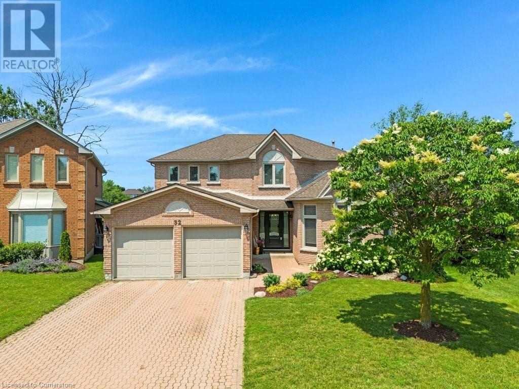 32 KINGFISHER Crescent