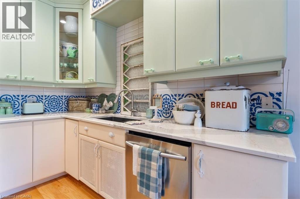 3710 MAIN Street Unit# 201