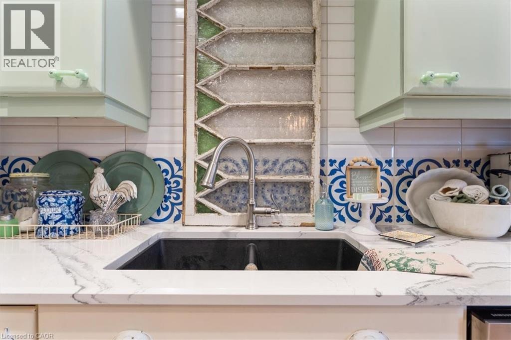 3710 MAIN Street Unit# 201