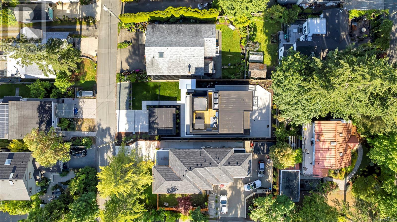 772 Harding Lane