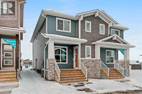 15 Herron Walk NE Calgary AB T3P2L2