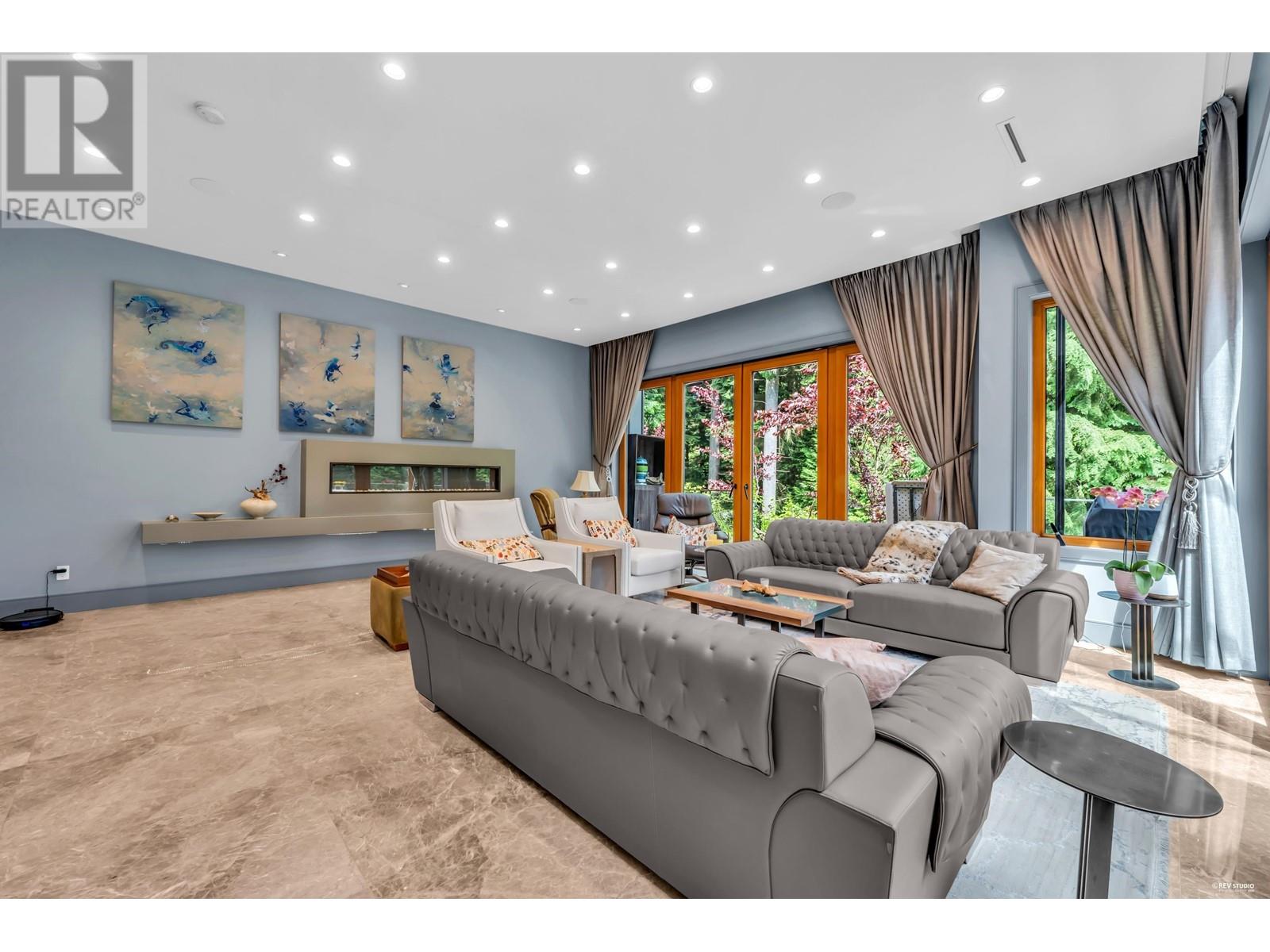 340 SOUTHBOROUGH DRIVE