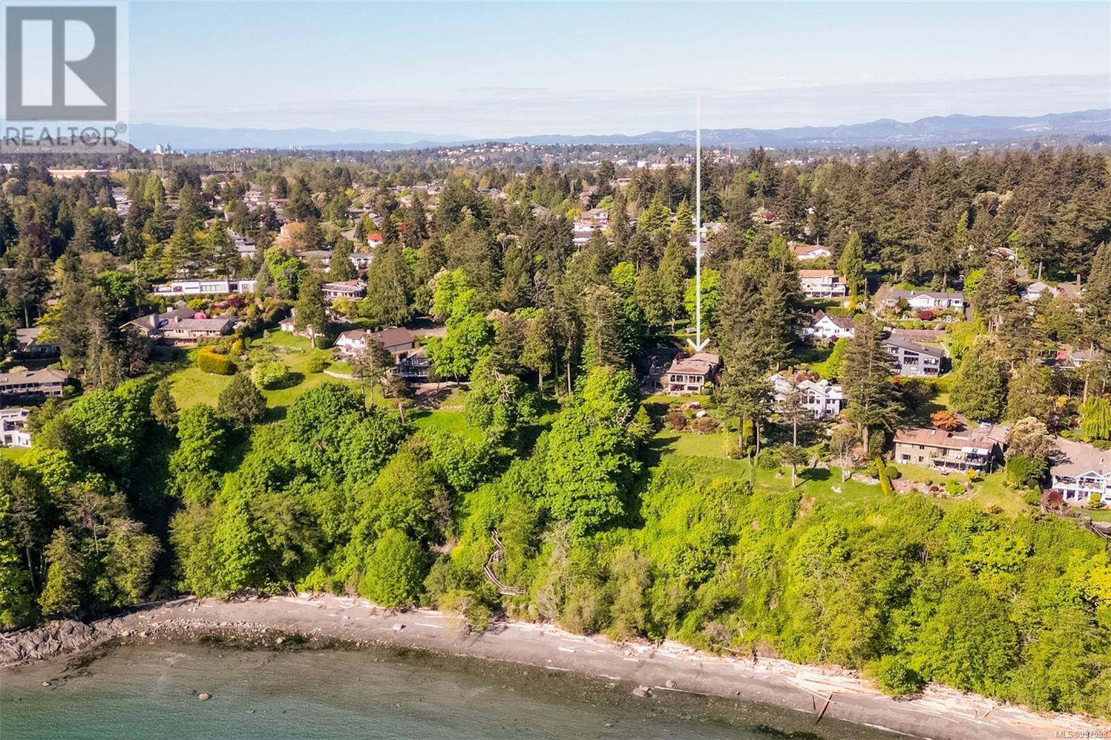 2248 Arbutus Rd