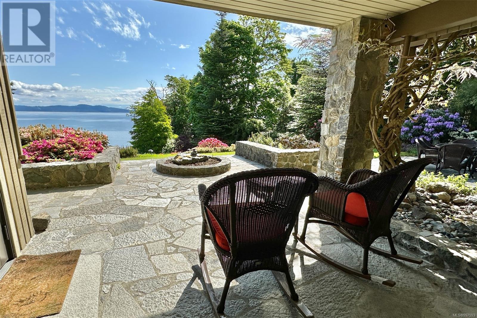 2248 Arbutus Rd