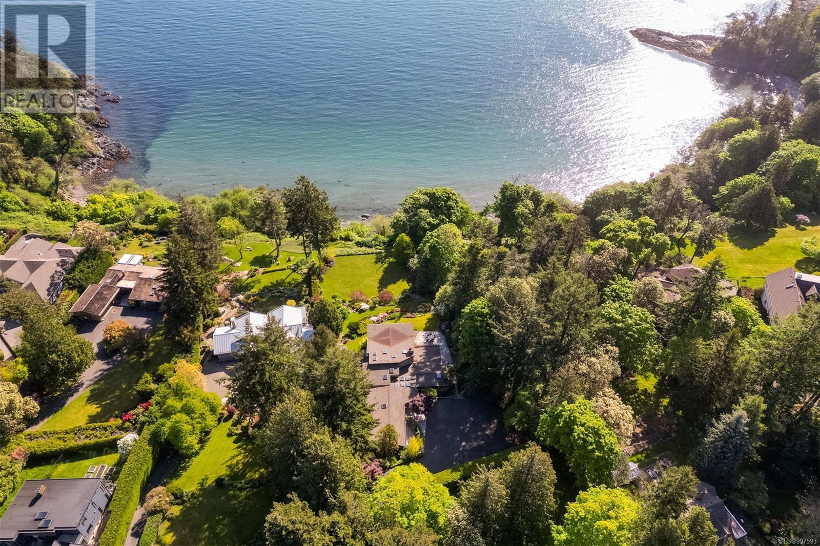 2248 Arbutus Rd