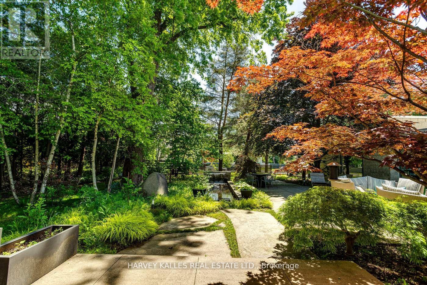 92 WESTWOOD LANE