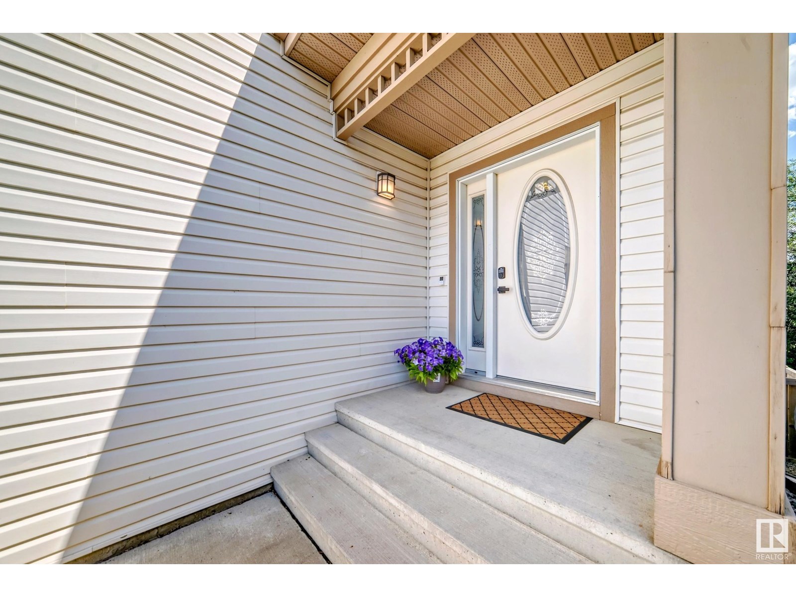 9107 205 ST NW
