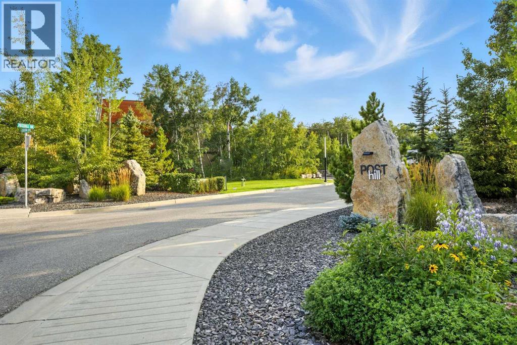 62 Posthill Drive SW