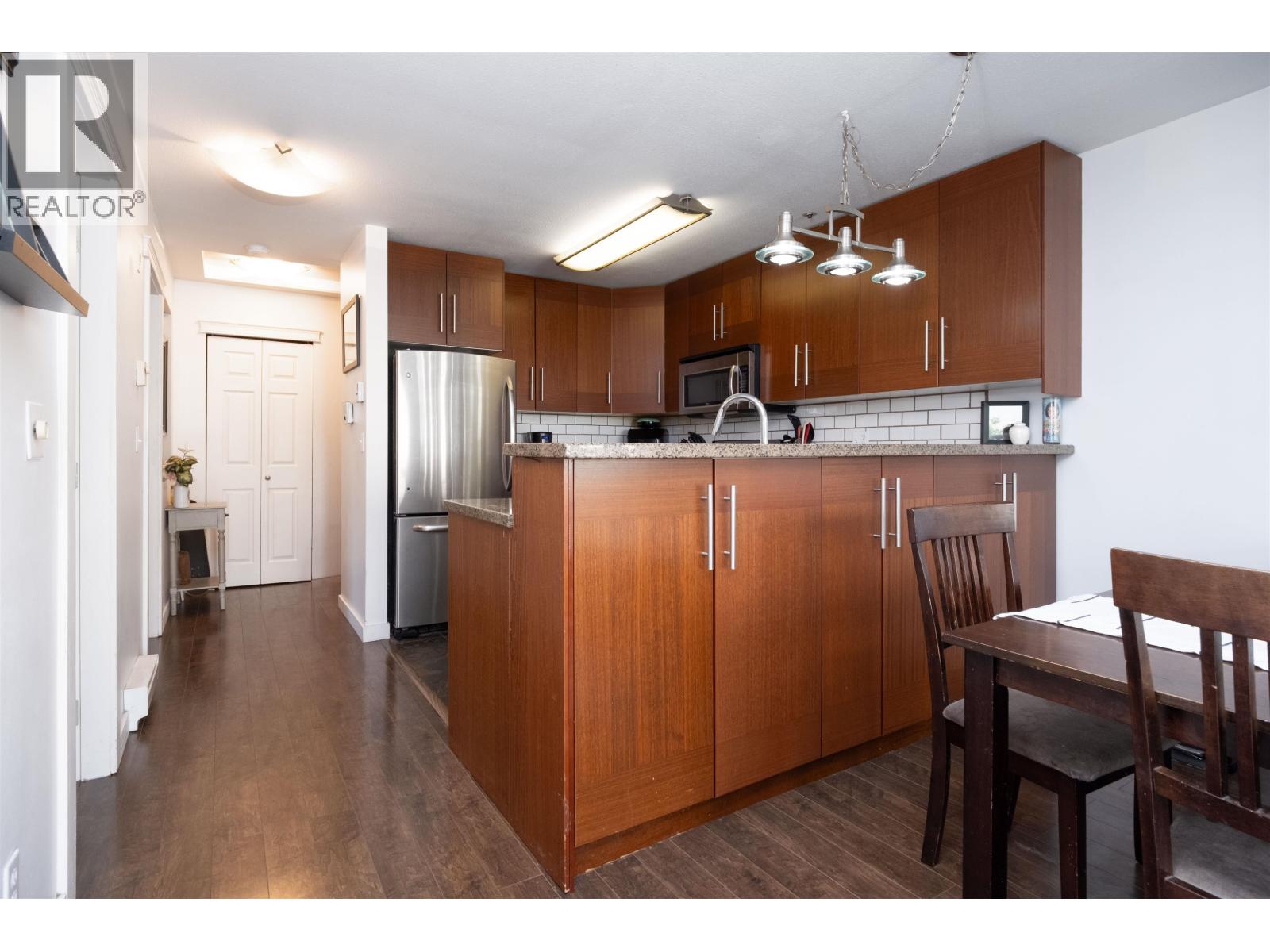 403 118 E 2ND STREET