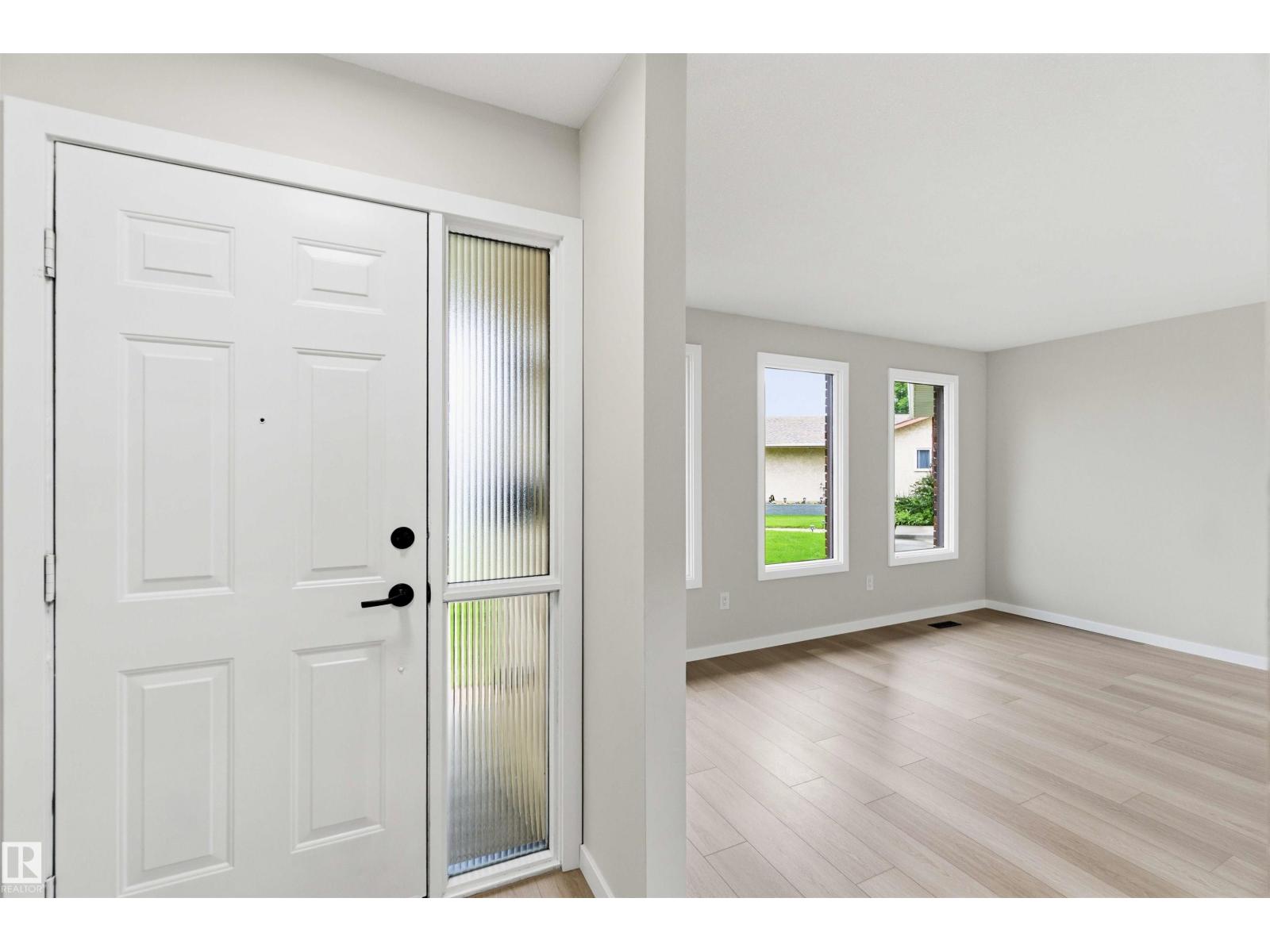 7715 15 AV NW