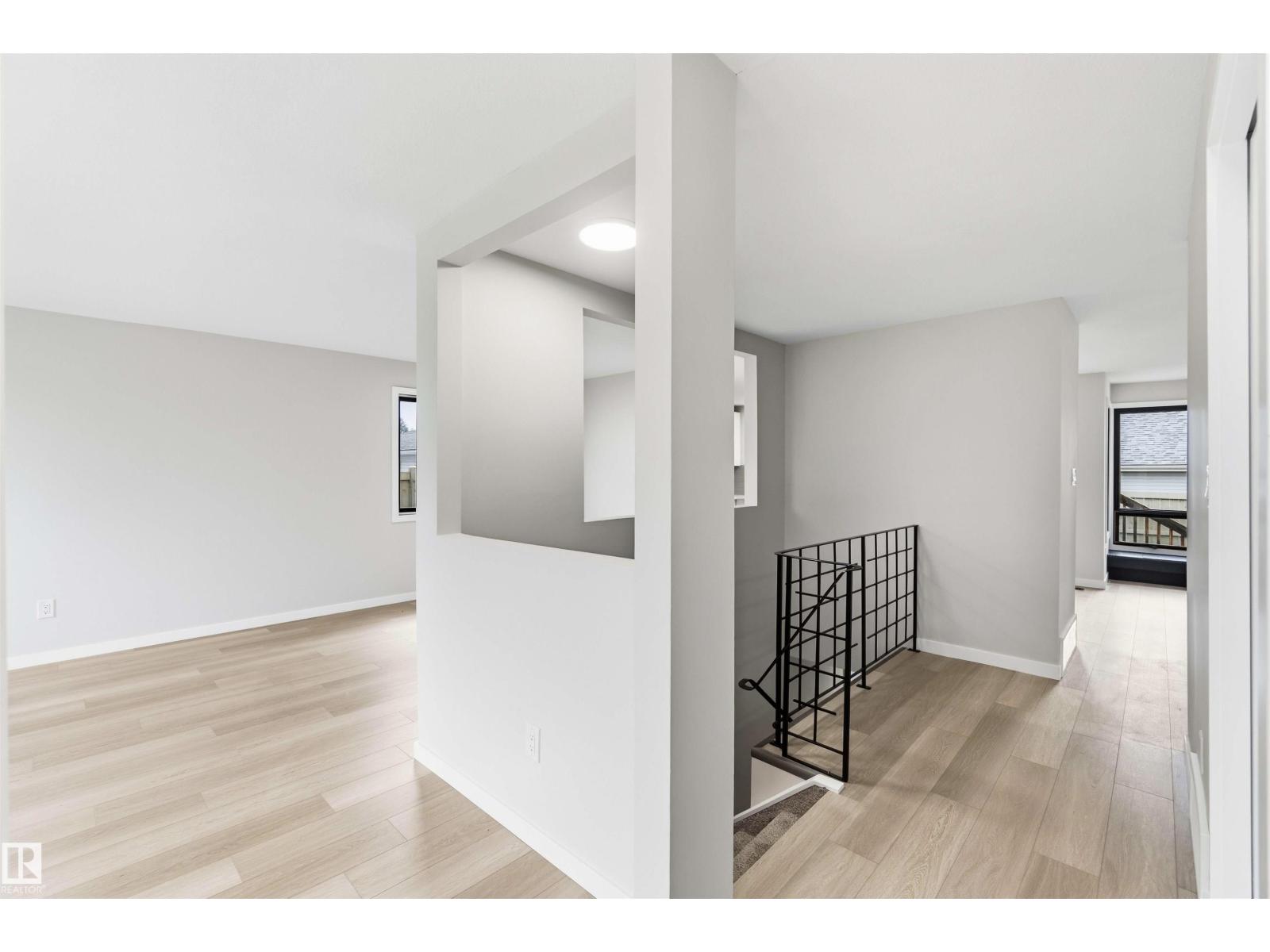 7715 15 AV NW